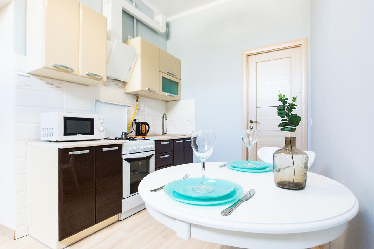 1 Bedroom Apartment Near Elizabeth'S The Cathedral Lviv Bagian luar foto