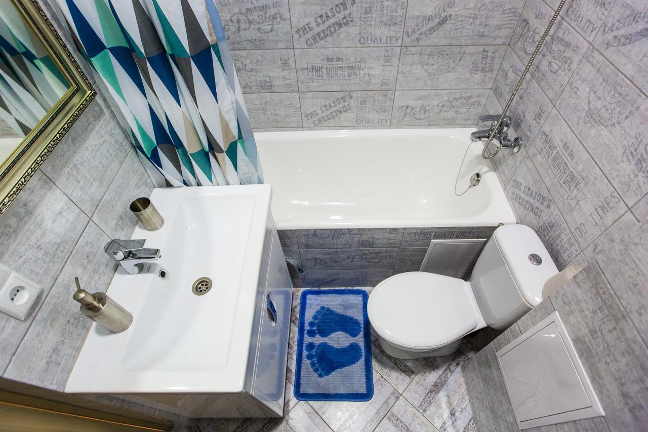 1 Bedroom Apartment Near Elizabeth'S The Cathedral Lviv Bagian luar foto